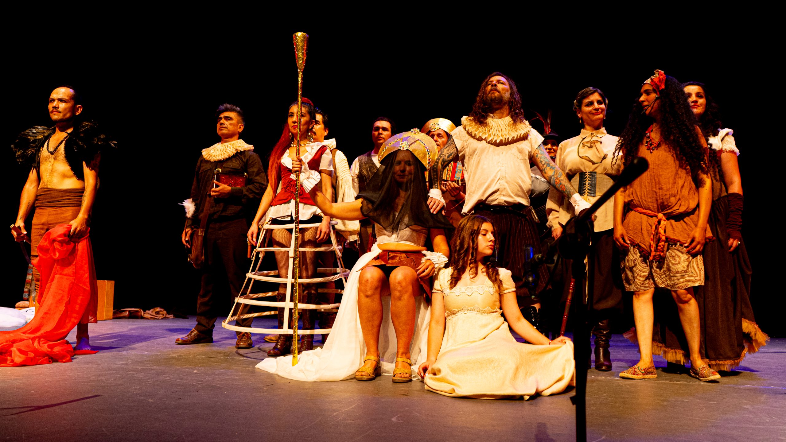 Escena de la obra Elvira, Cacica de Talagante en escenario.